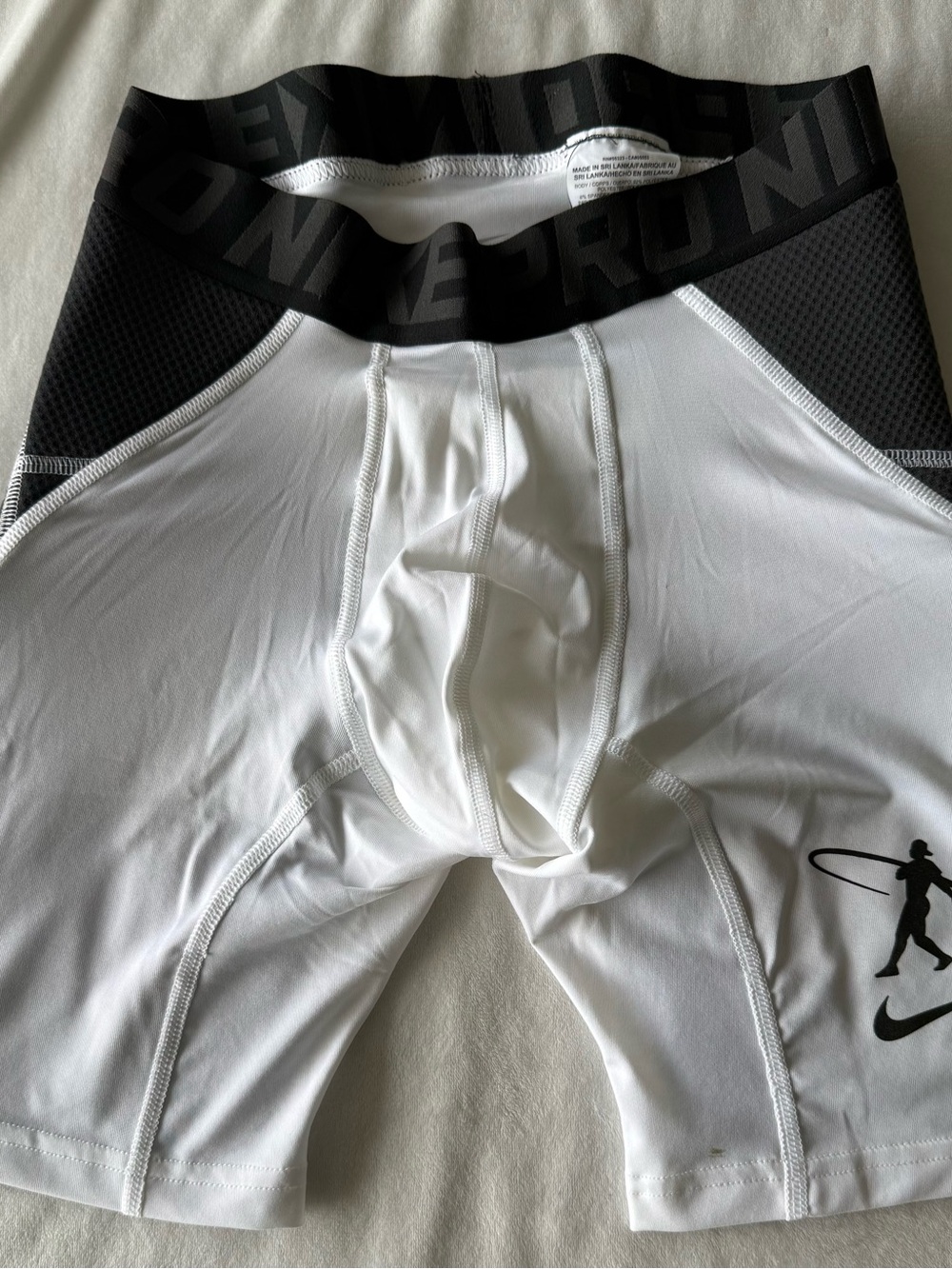 Nike pro hyperstrong compression shorts boys size Med